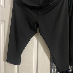 ZYIA light n tight black crop leggings